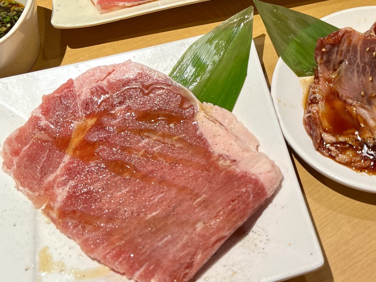 焼肉きんぐの名物ねぎポンで食べる大判サーロイン