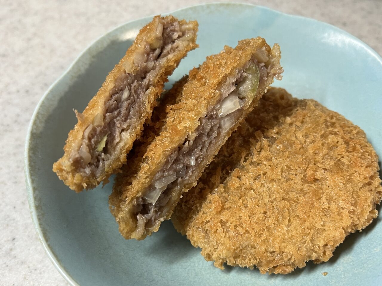 栄屋精肉店のメンチ