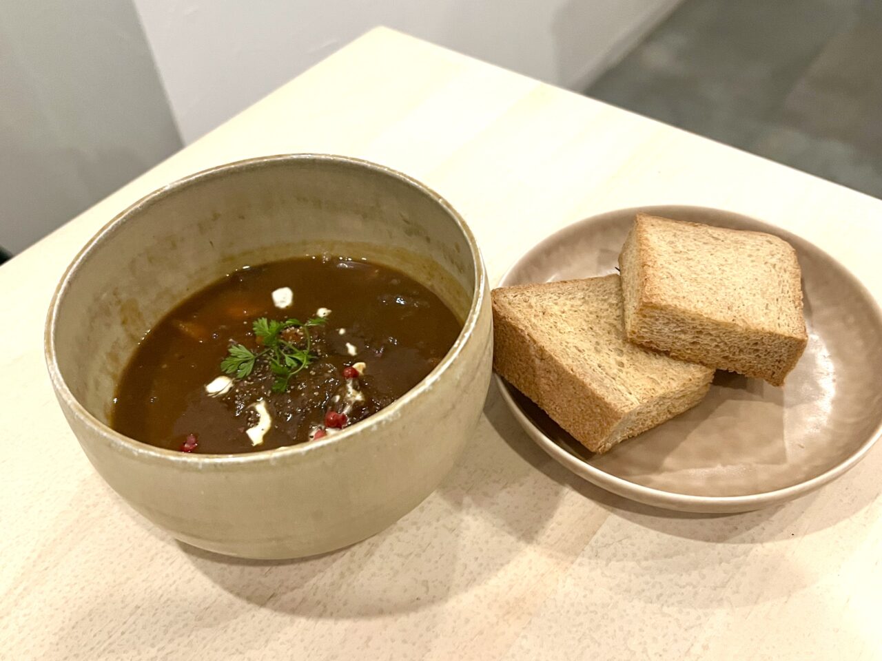 VINの蝦夷シカのブラウンシチュー