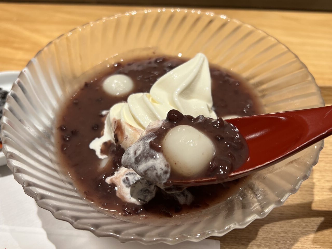 銀座立田野の冷やしクリーム白玉ぜんざい